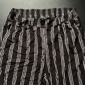 Torrid loose fitting pants size 2